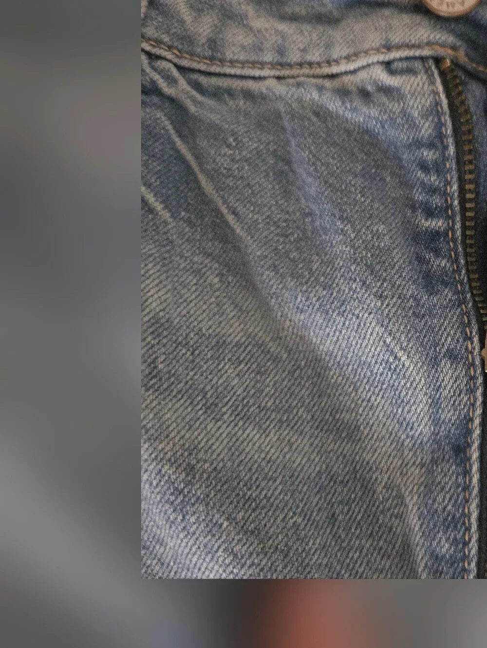 American Eagle Outfitters Women's Light Blue Distressed Ripped Jeans - Picture 9 of 16
